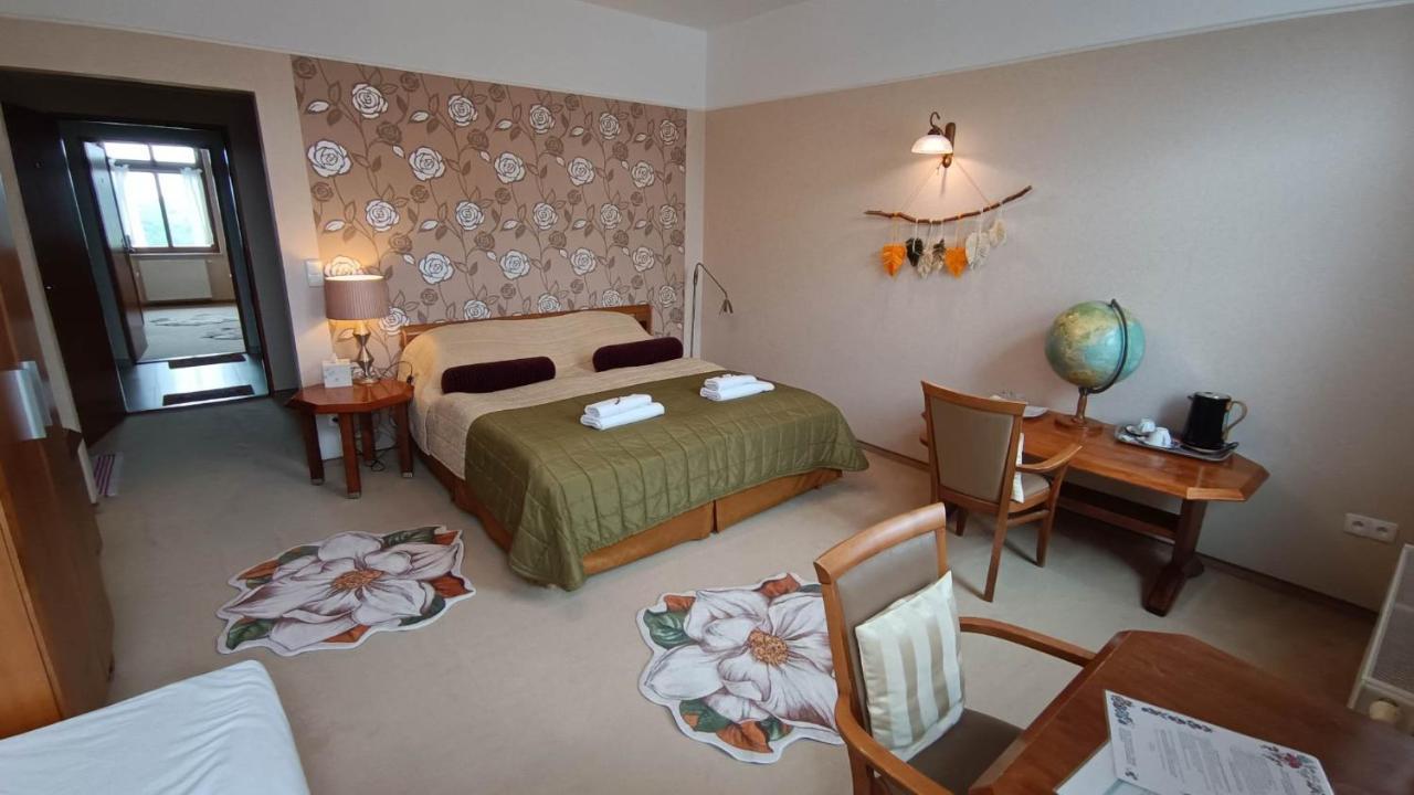 Alba Gora Sw Anny Restauracja I Pokoje Gora Swietej Anny Exterior foto